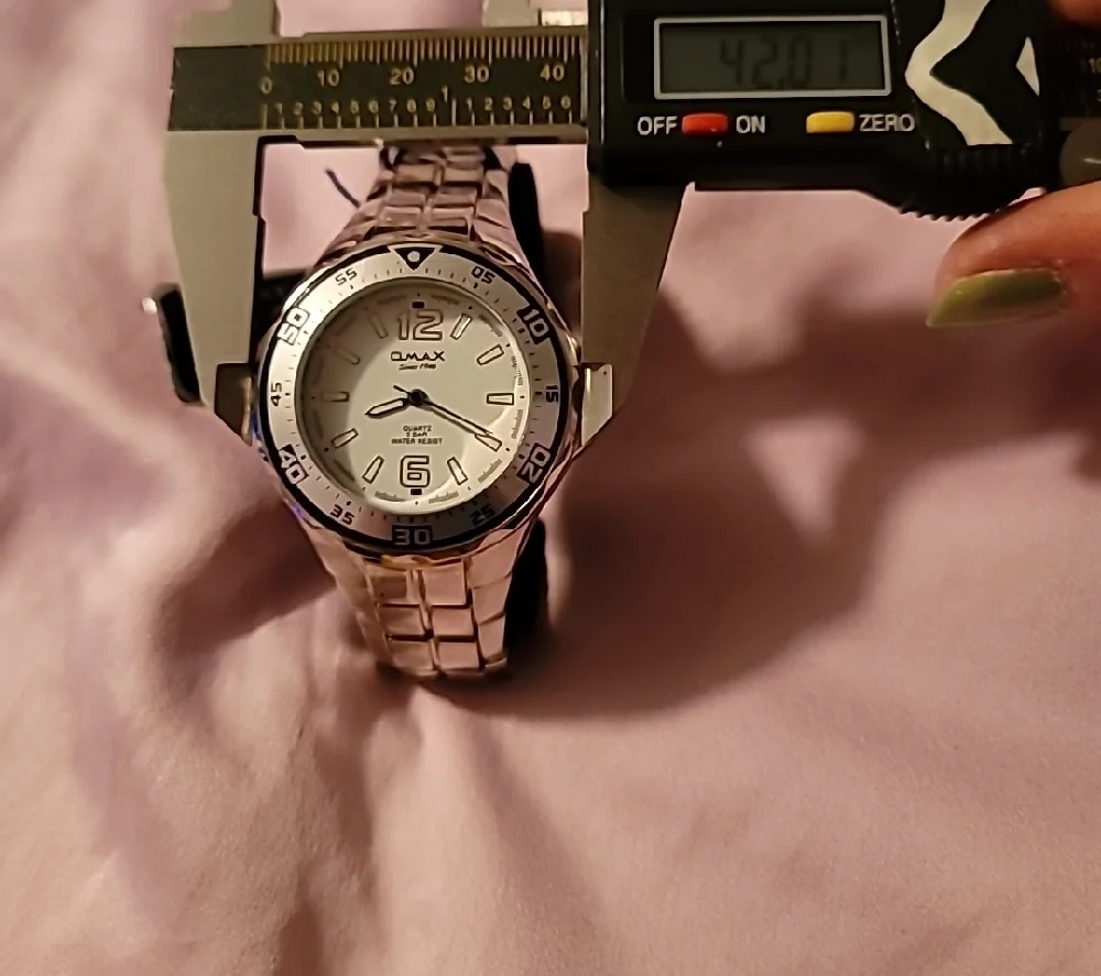 Sophisticated Silver Watch‎ with Roman Numerals